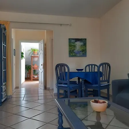 Apto. Pina De Mar 아파트 아데제